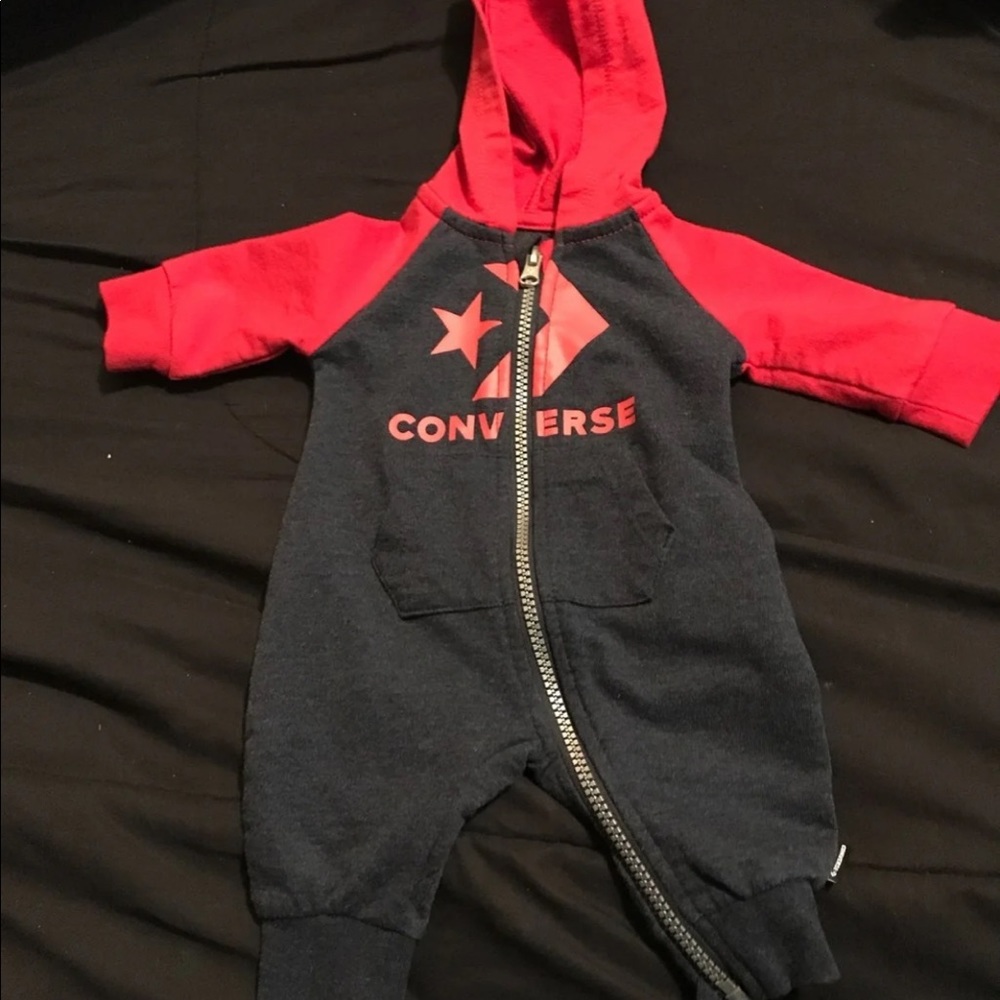 Converse newborn